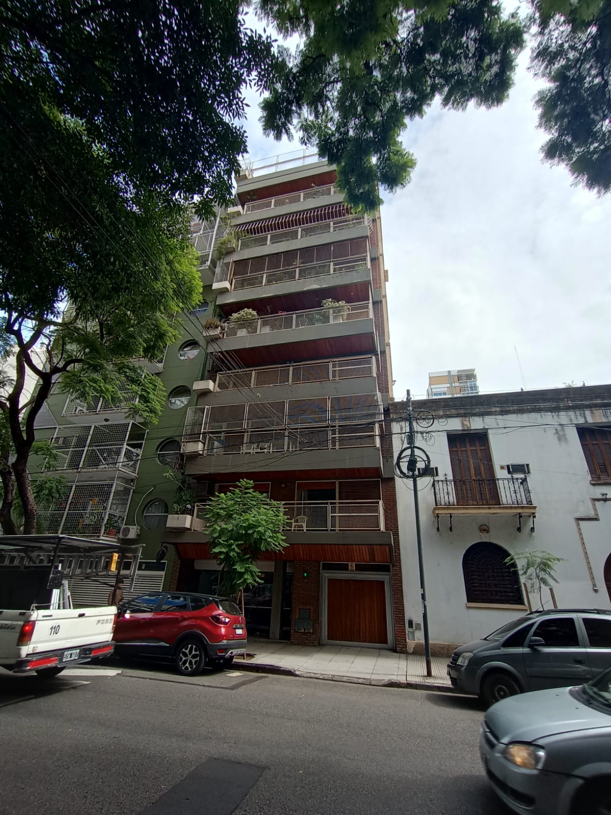 EN DÓLARES- 50% INDIVISO- RECOLETA- OCUPADO- DEPARTAMENTO 4 AMB. AL FRENTE CON BALCÓN TERRAZA-CABA