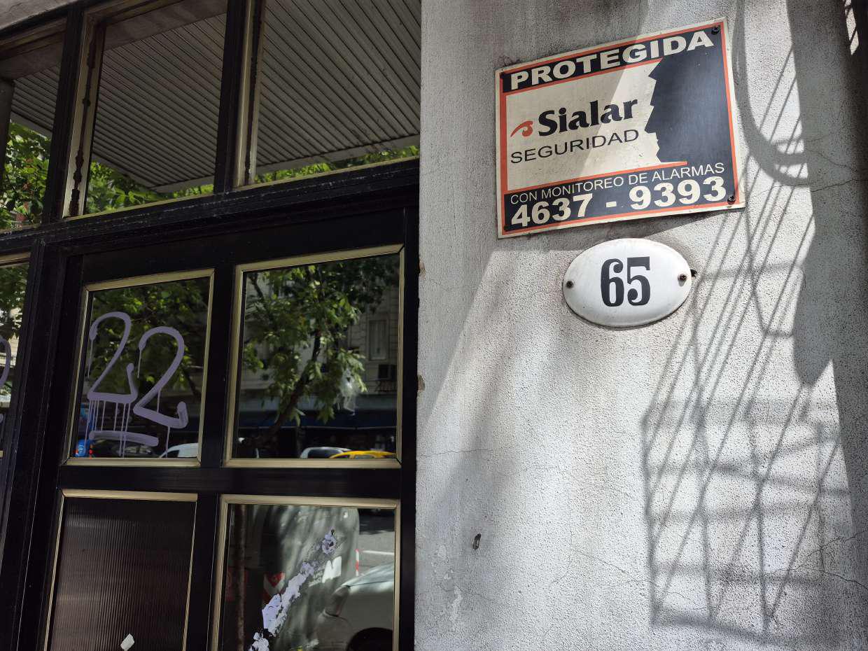 EN DÓLARES- BALVANERA- HOTEL CON 18 HAB. EN DOS PLANTAS- C.A.B.A.-
