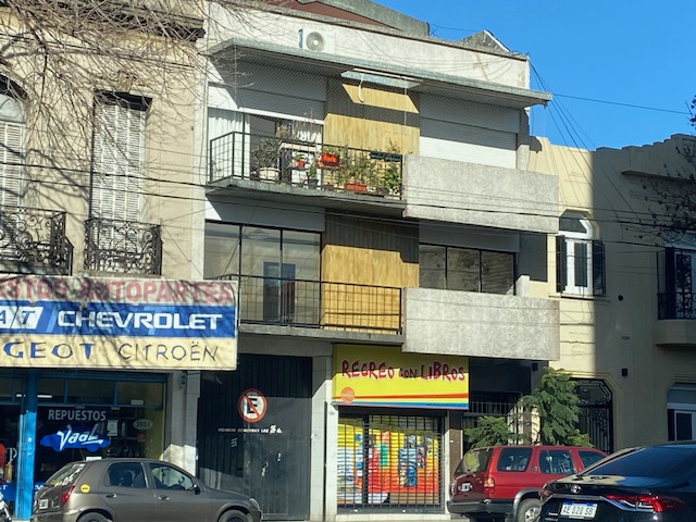 EN DÓLARES- 50 % INDIVISO- BOEDO-OCUPADO- DEPARTAMENTO 4 AMBIENTES- C.A.B.A.-